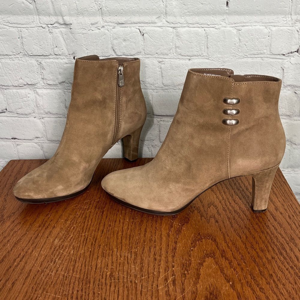 Anne Klein Aksondra Taupe leather suede 3” heeled ankle booties iflex